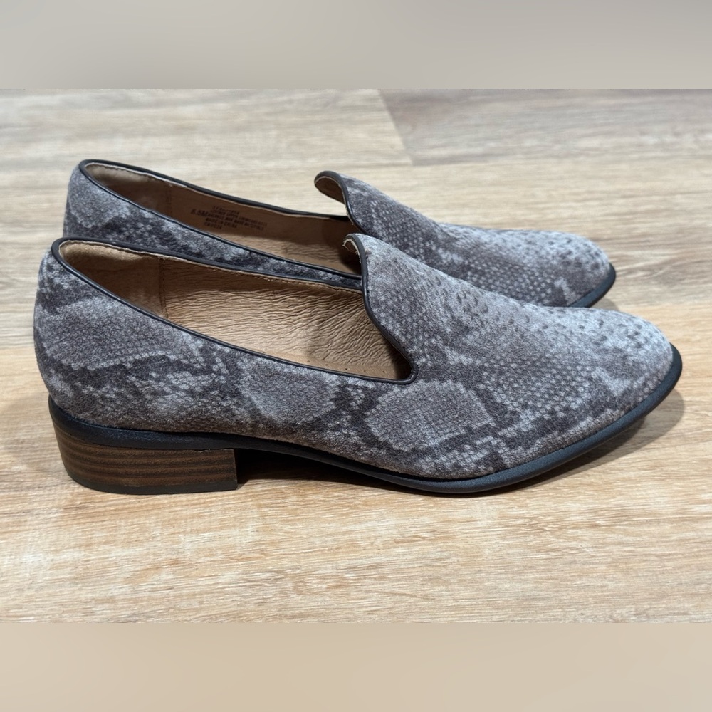 Sofft Severn Taupe & Gray Amazonia Snake Print Leather Loafer Shoes Size 8.5